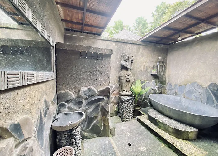 Dong Loka Bali 招待所 3*